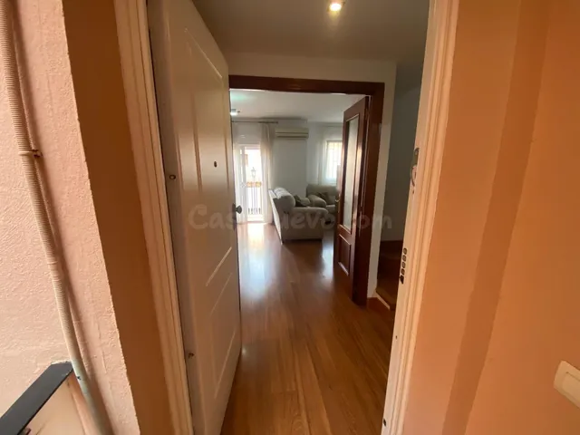 Tomares. bonito triplex amueblado junto al ayuntamiento — 4