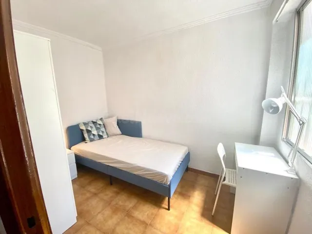 Venta de Piso 4 Dormitorios Terraza Baño y Cocina Reformados - foto 5