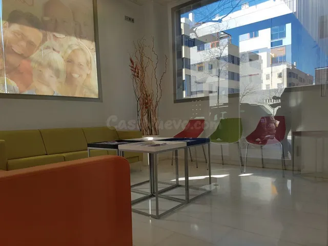 Excelente OPORTUNIDAD de Local en Zona Raval de la UJI - foto 3