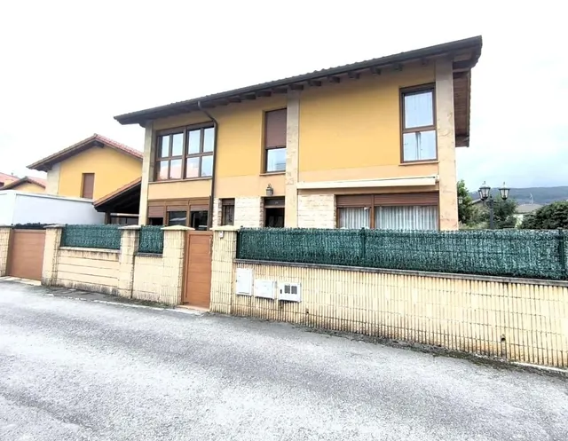 Chalet Independiente en La Abadilla: Un Refugio de Lujo - foto 3