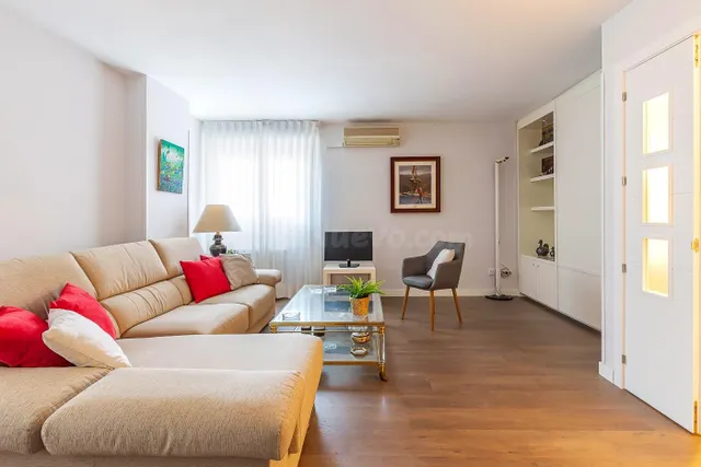 Amplitud, diseño y comodidad junto a La Vaguada – Calle Julio Palacios, Madrid — 5