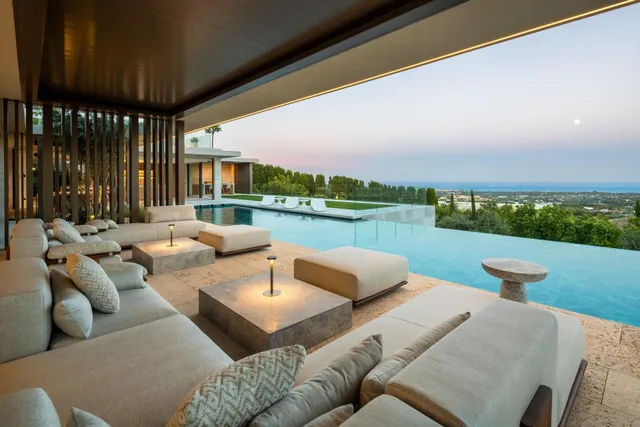VILLA DE LUJO EN LA RESERVA DE SOTOGRANDE CON VISTAS AL MAR — 4