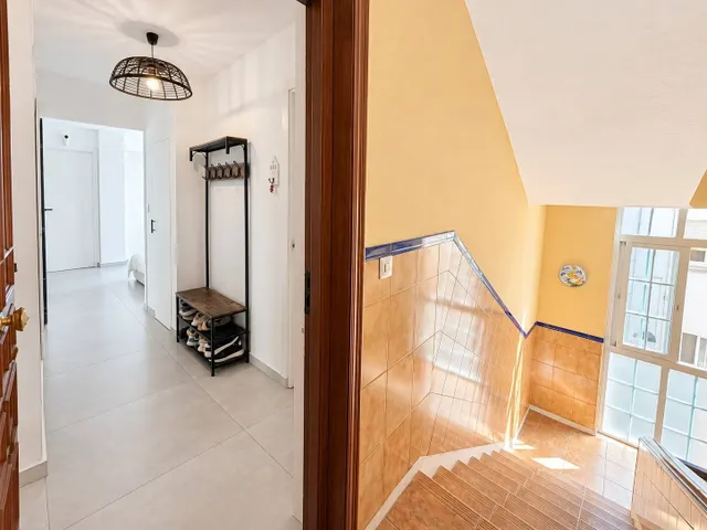 Apartamento reformado y amueblado con terraza a 300 metros de la Playa de la Rada, Estepona — 29