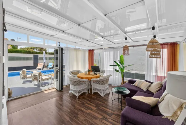 Villa con Encanto Español y Piscina Privada en Mil Palmeras — 7