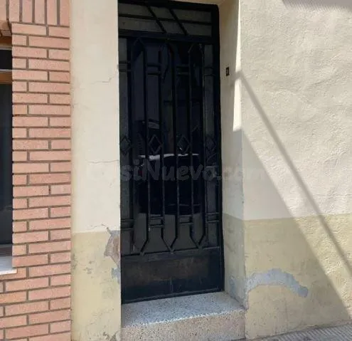 SE VENDE casa adosada OKUPA en C JOSE IZQUIERDO 144 de Alqu - foto 2