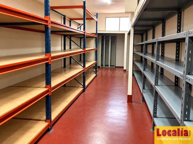 Amplio y versátil local en venta en Santander - foto 4