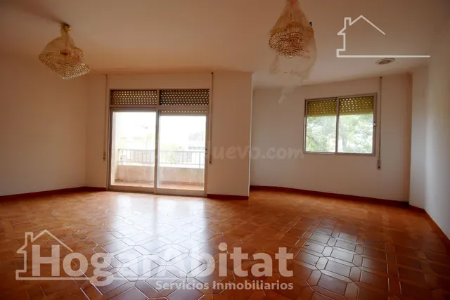 ¡OPORTUNIDAD PARA INVERSORES! GRAN EDIFICIO CON DOS VIVIENDAS INDEPENDIENTES, DOS TERRAZAS Y PARCELA — 5