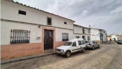 Amplia Casa en Cabeza del Buey, Extremadura – Oportunidad Ún - foto 2