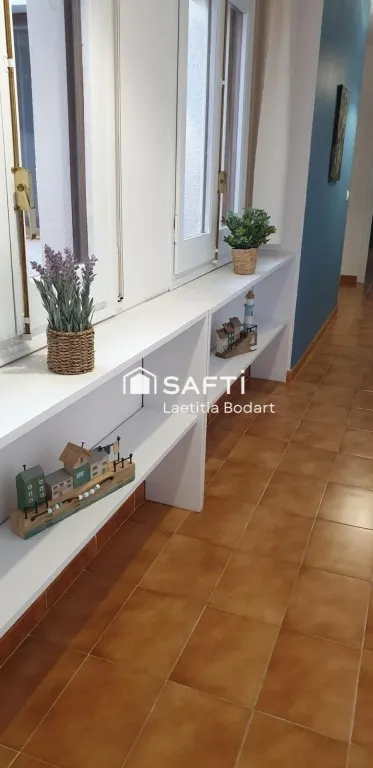 Apartamento reformado de 2 dormitorios con terrazas, vistas al canal y licencia turística – Empuriabrava — 17