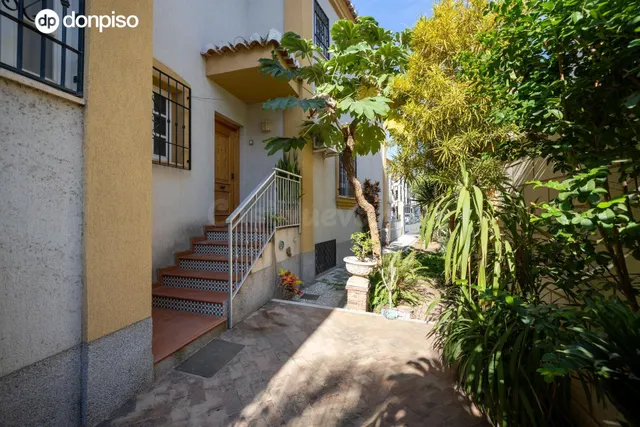 ESPECTACULAR VIVIENDA PAREADA CON JARDÍN, TERRAZA 360º Y GAR - foto 3