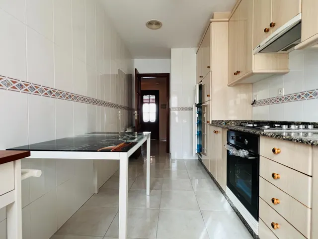 PISO EN CALLE CASTELLANA, EN CAMBRE — 9