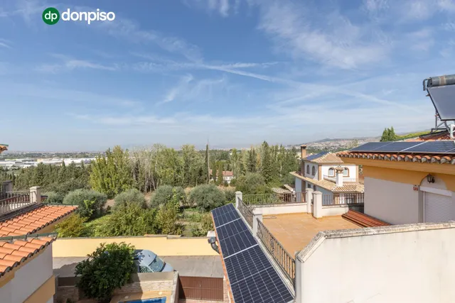 ADOSADA CON 4 DORMITORIOS, AMPLIAS TERRAZAS Y VISTAS A GRANADA Y SIERRA NEVADA — 36