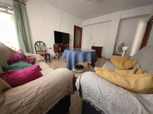 Última habitación libre para chica estudiante — 14