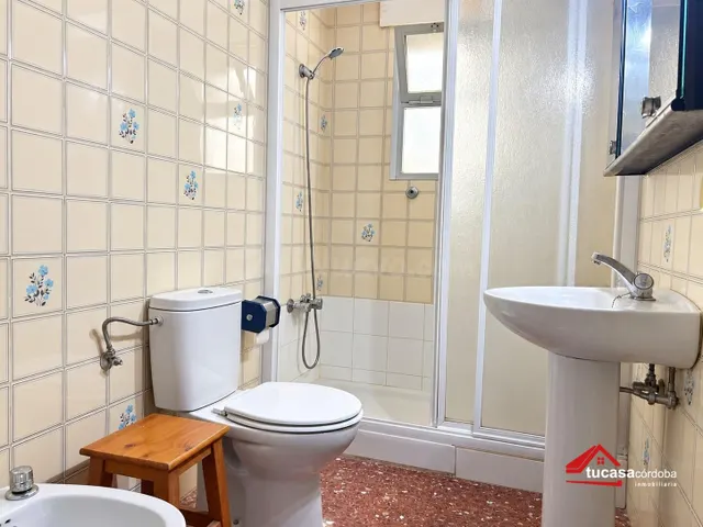 PISO EN VENTA EN SANTA ROSA – 4 DORMITORIOS, 2 BAÑOS Y TERRAZA — 4