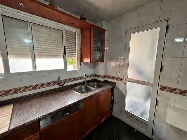 Piso amueblado de 4 dormitorios en Ronda de Levante. — 11