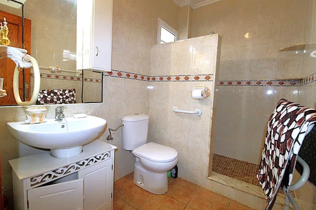 Villa 3 habitaciones 90m² en venta - Centro — 24