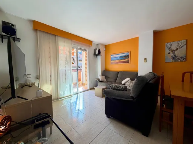 Excelente piso de 4 habitaciones con terraza, plaza de garaje y trastero en Roc Blanc (Terrassa) — 10