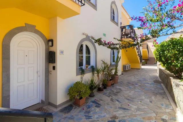 Exclusivo apartamento con amplia terraza y vistas al mar en Loma Verde — 32