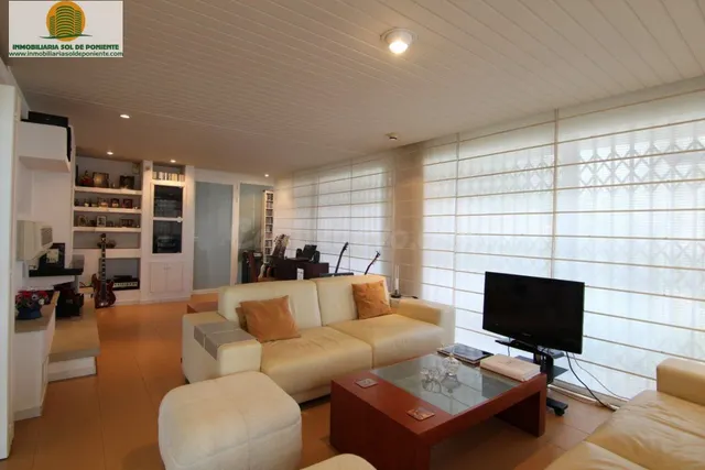 EXCLUSIVO CHALET INDEPENDIENTE ZONA SIERRA HELADA!!! — 2