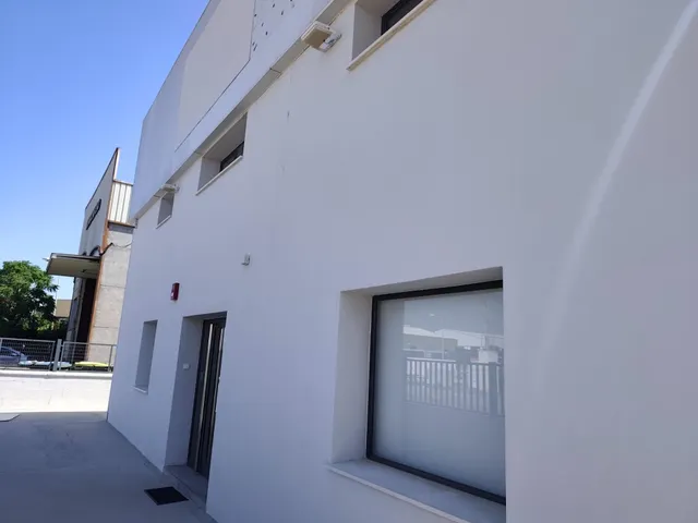 Nave en Poligono de Las Quemadas totalmente reformada y perfectamente instalada para uso mixto de oficinas y almacen — 30