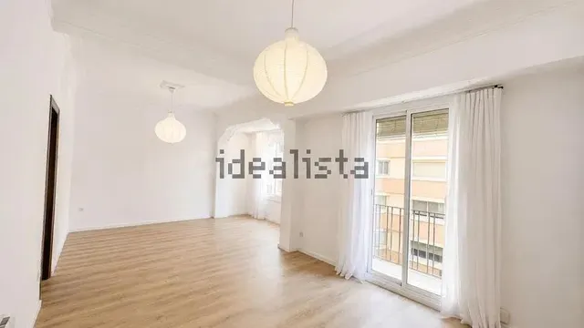 Piso 4 habitaciones 135m² en alquiler - Arrancapins — 2