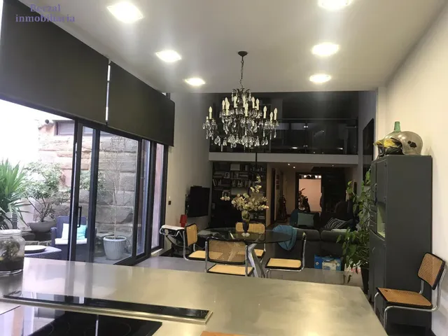 Vivienda SINGULAR en el centro de Logroño.Planta baja, más dos. Terraza de sesenta metros y jardin con pozo. — 4