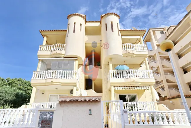 ¡Apartamento en planta baja con gran terraza en Guardamar de