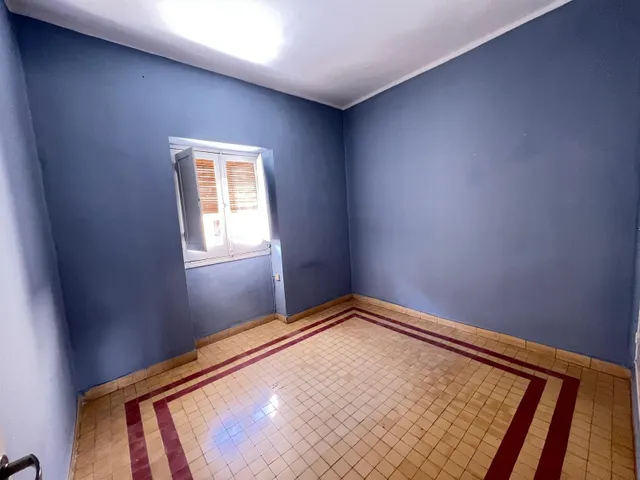 Estupendo piso de 4 habitaciones a reformar en el centro — 11