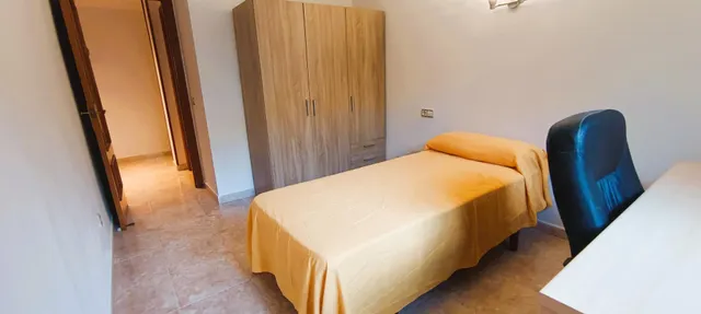 Piso luminoso junto a la playa con terraza y vistas parciales al mar en la gruta — 22