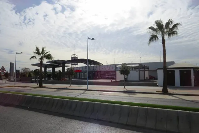 Local comercial 600m² en alquiler - El Arenal - La Pólvora - foto 5