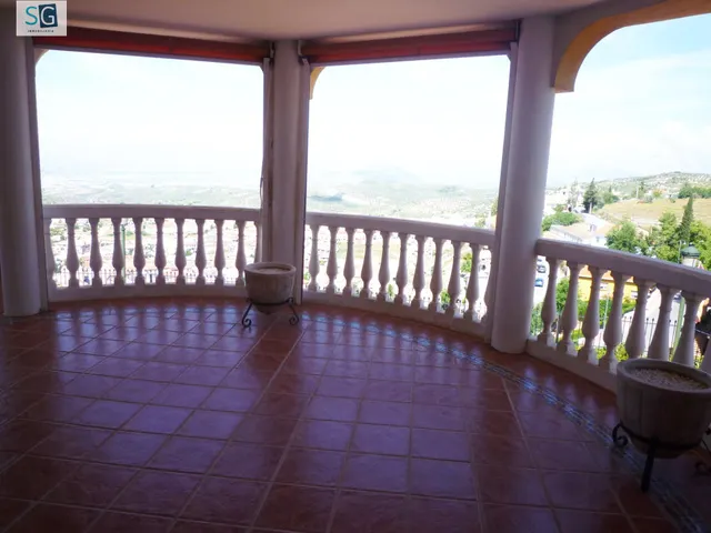 Chalet independiente con vistas panorámicas a Granada — 16