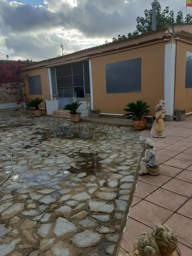 Fantástico chalet con piscina privada en Guardamar, Alicante - foto 2