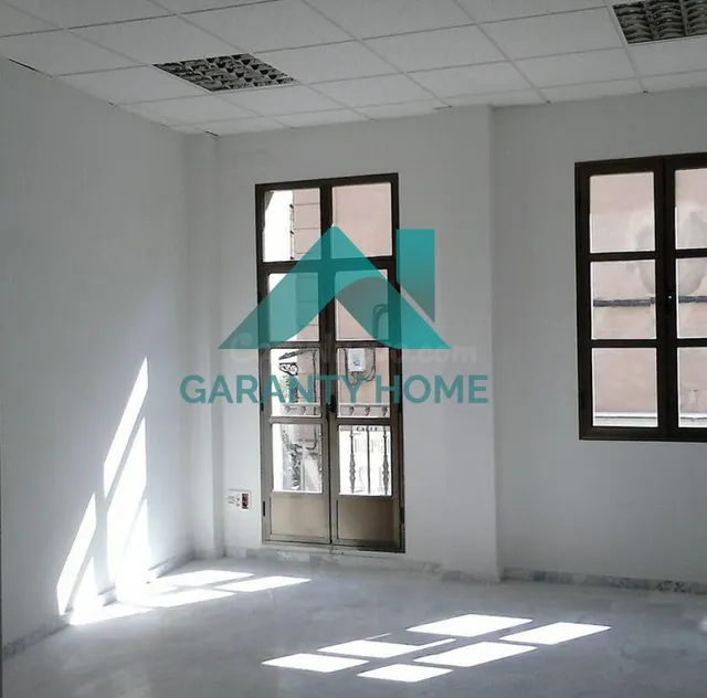 Se vende despacho en Zona Pintores