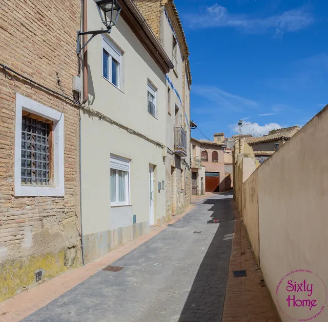 Casa 3 habitaciones 120m² en venta - Casco antiguo — 36