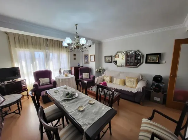 SE VENDE PISO REFORMADO EN LA AVENIDA PABLO IGLESIAS — 17