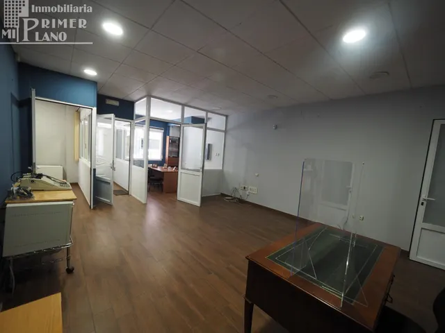 Oficina en alquiler - Calle Campo — 8