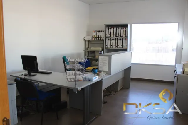 Nave con oficinas muy bien ubicada, ocasión!! — 8