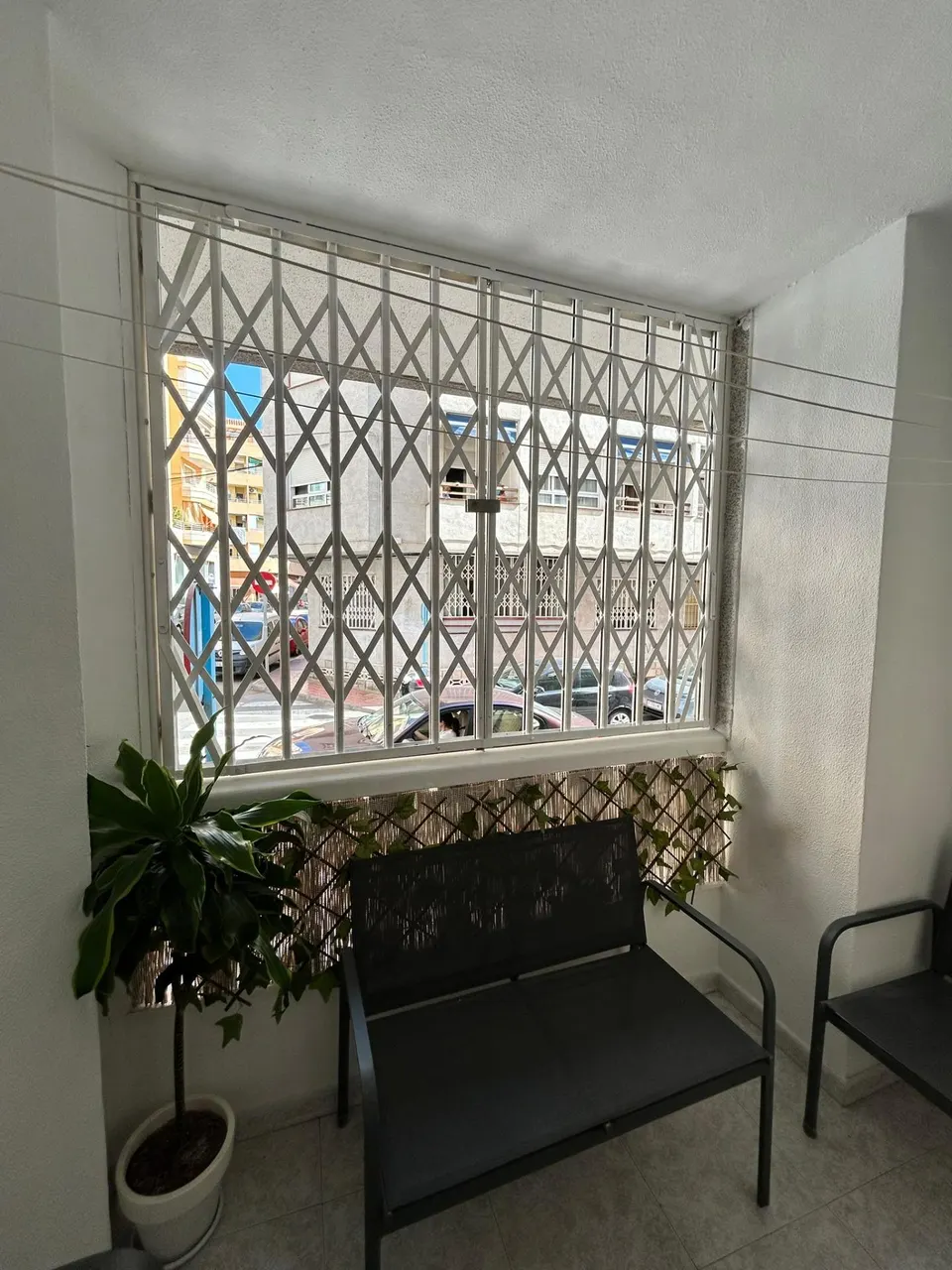 Apartamento con terraza, Alicante, Torrevieja. 2 habitaciones, 63 m2, 650 metros al mar