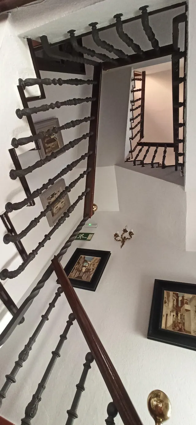 PRECIOSO HOTEL, TOTALMENTE REFORMADO EN ARCOS DE LA FRONTERA — 2
