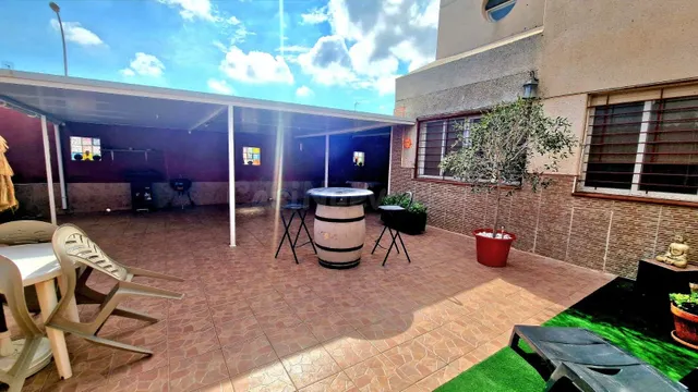 CHALET ADOSADO DE ESQUINA TOTALMENTE REFORMADO CON JARDÍN Y SOLÁRIUM — 4