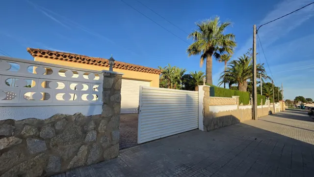 Chalet con piscina y licencia turística cerca del mar — 31