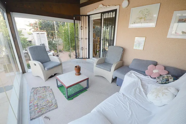 FANTASTICO CHALET CON PISCINA PROPIA Y COMUNITARIA, IDEAL PARA FAMILIAS — 9