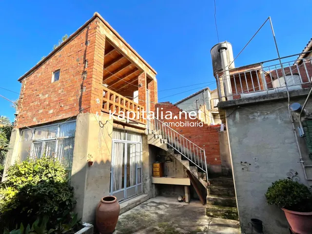 Casa a la venta en Ráfol de Salem. — 16