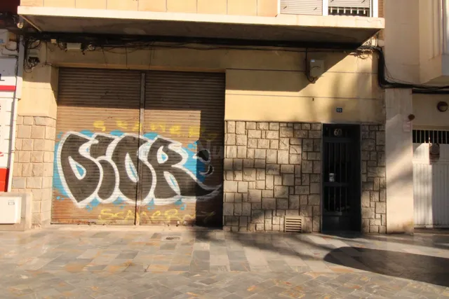 Local comercial 118m² en venta - Calle real - foto 2