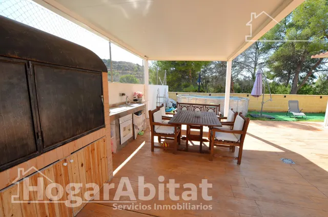 Respira paz entre el mar y la montaña en este exclusivo chalet pareado reformado con piscina privada, solárium y parking — 23