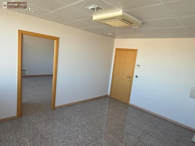 Oficina acabada en alquiler en Neoparc 1 Lleida — 17