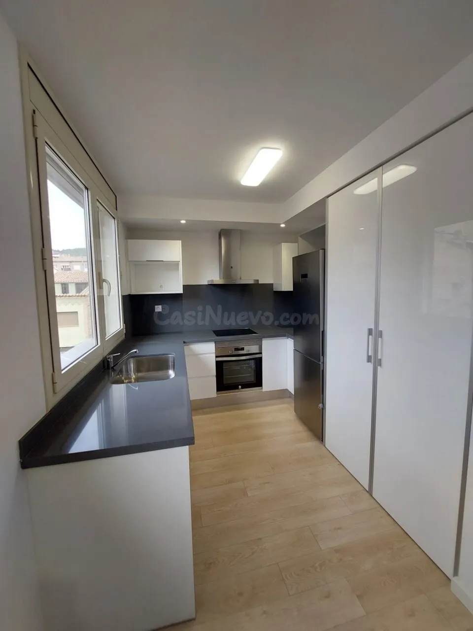 Espai, disseny i confort en un dúplex únic! DÚPLEX AMB PK I MOBLAT