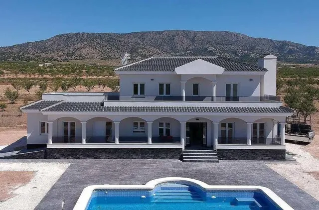 VILLAS DE OBRA NUEVA EN PINOSO — 12
