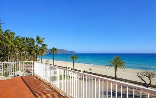 Edificio en primera línea de mar en Mallorca. Proyecto hotel - foto 2