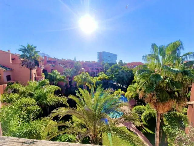 Exclusivo Ático Dúplex en Alicate Playa, Marbella